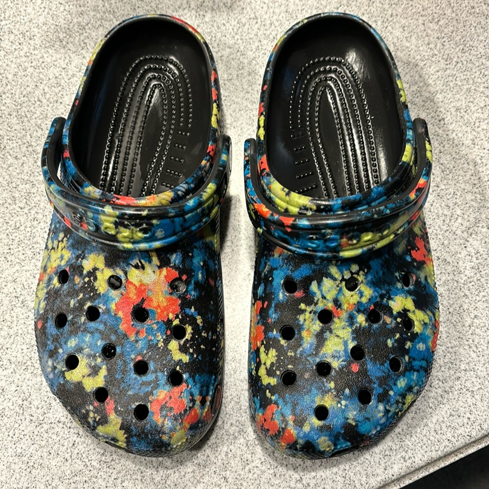 Colorful Classic Crocs Clogs Men’s 7 Women’s 9